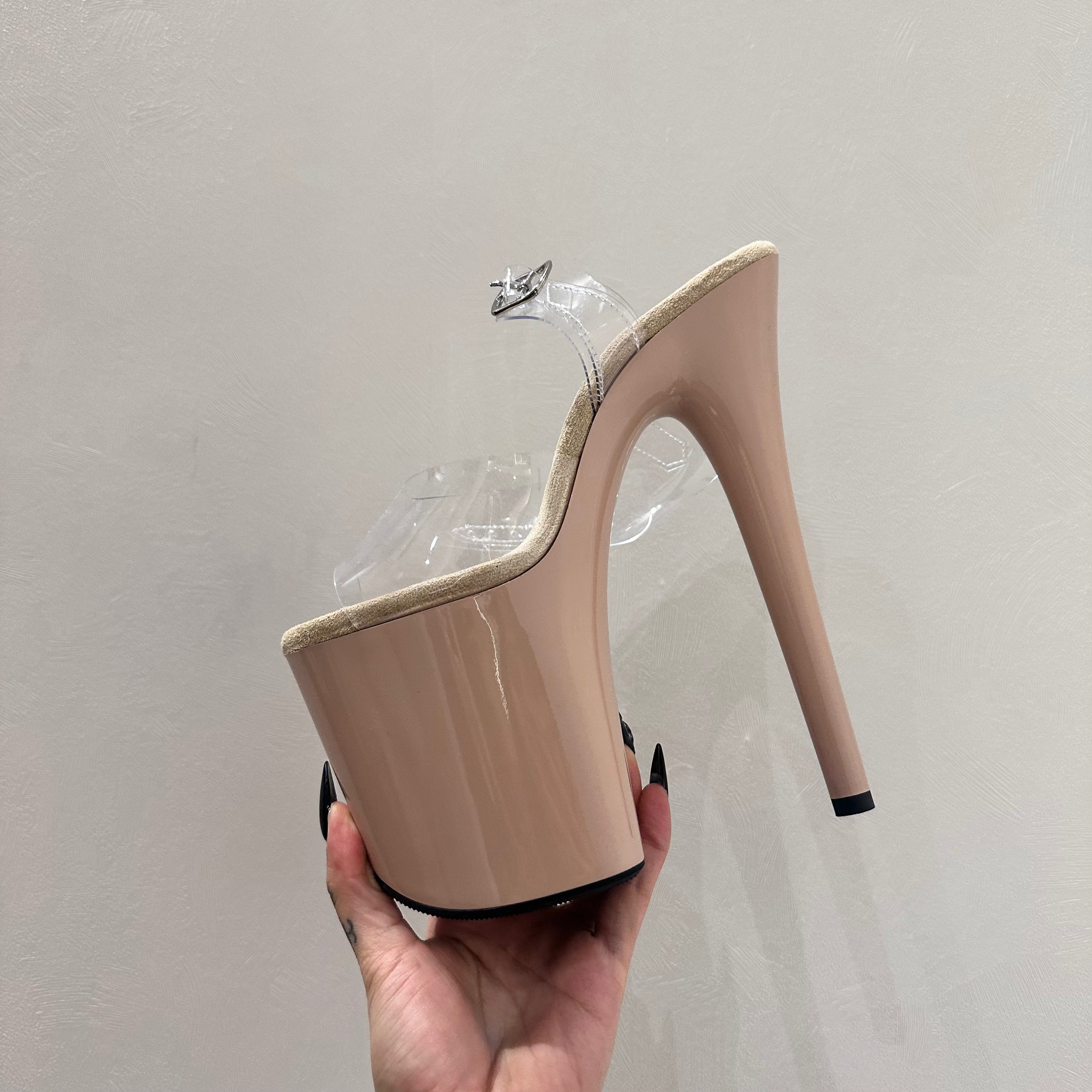 Glossy Nude